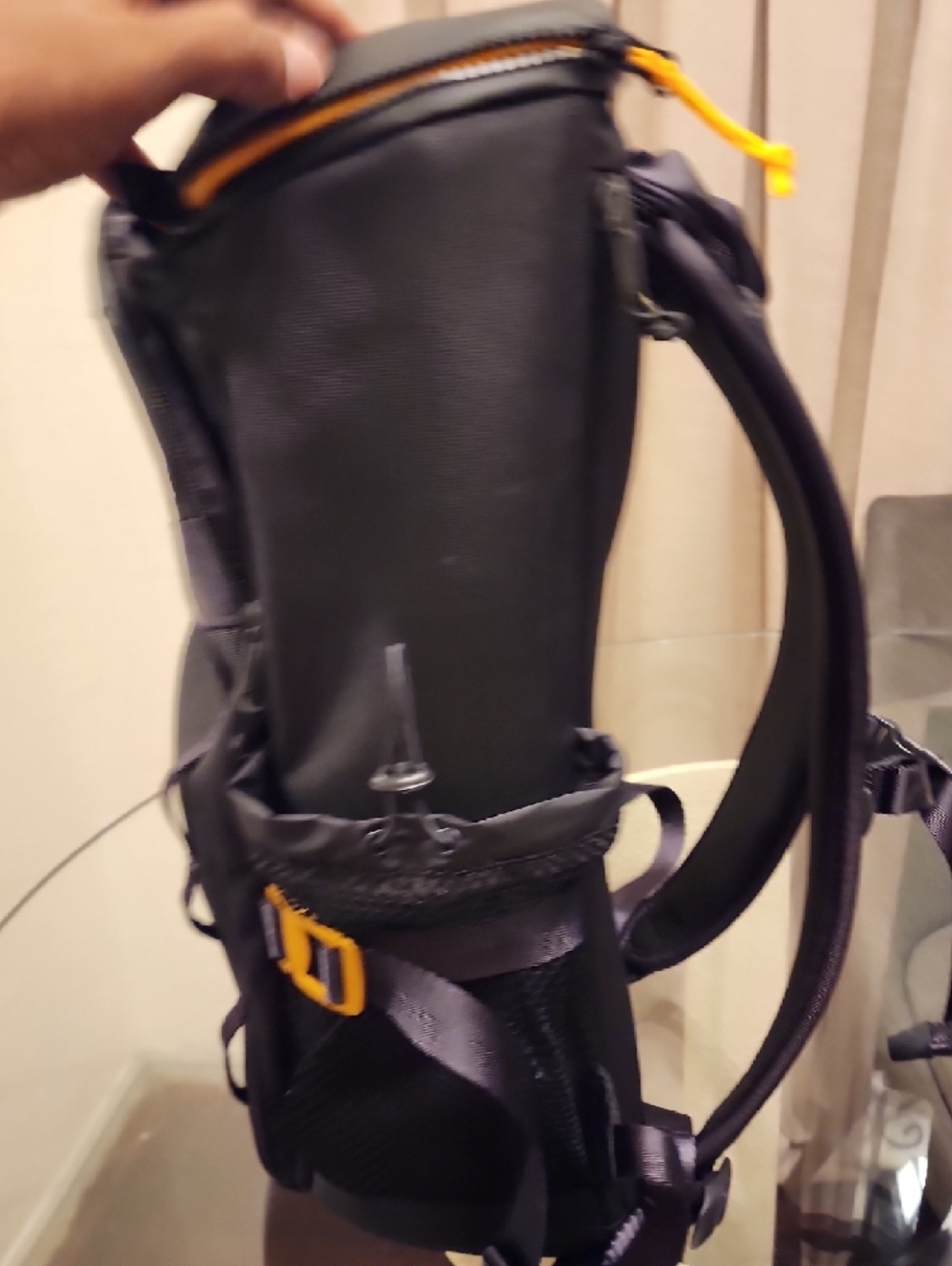 Dometic Super-versatile 24L Insulated Cooler Backpack for Hiking and Travel - Picture 4 of 8